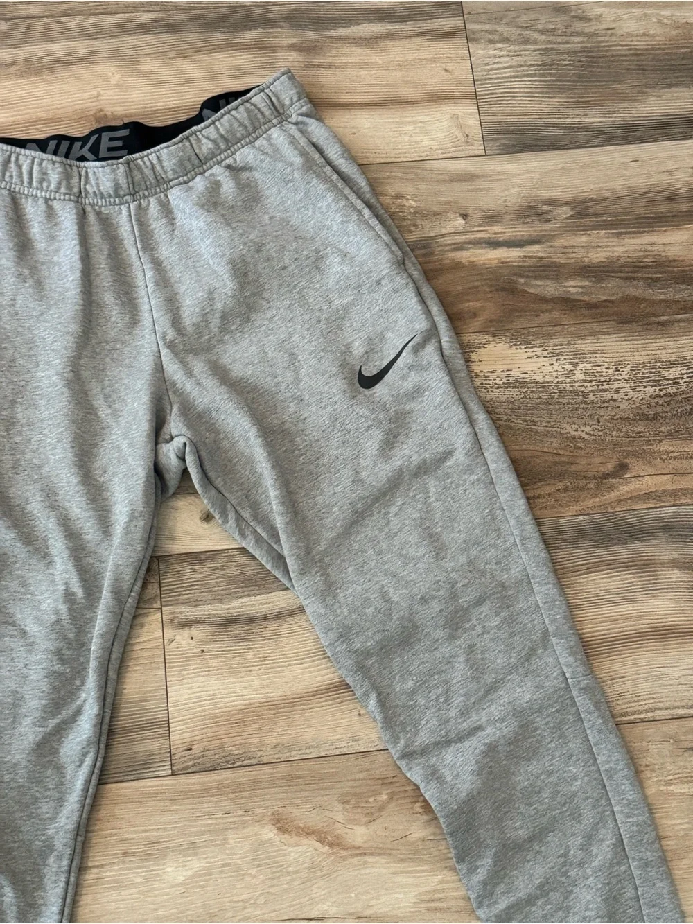 Nike Men's Dri-FIT Tapered Fitness Sweatpants in Gray Large